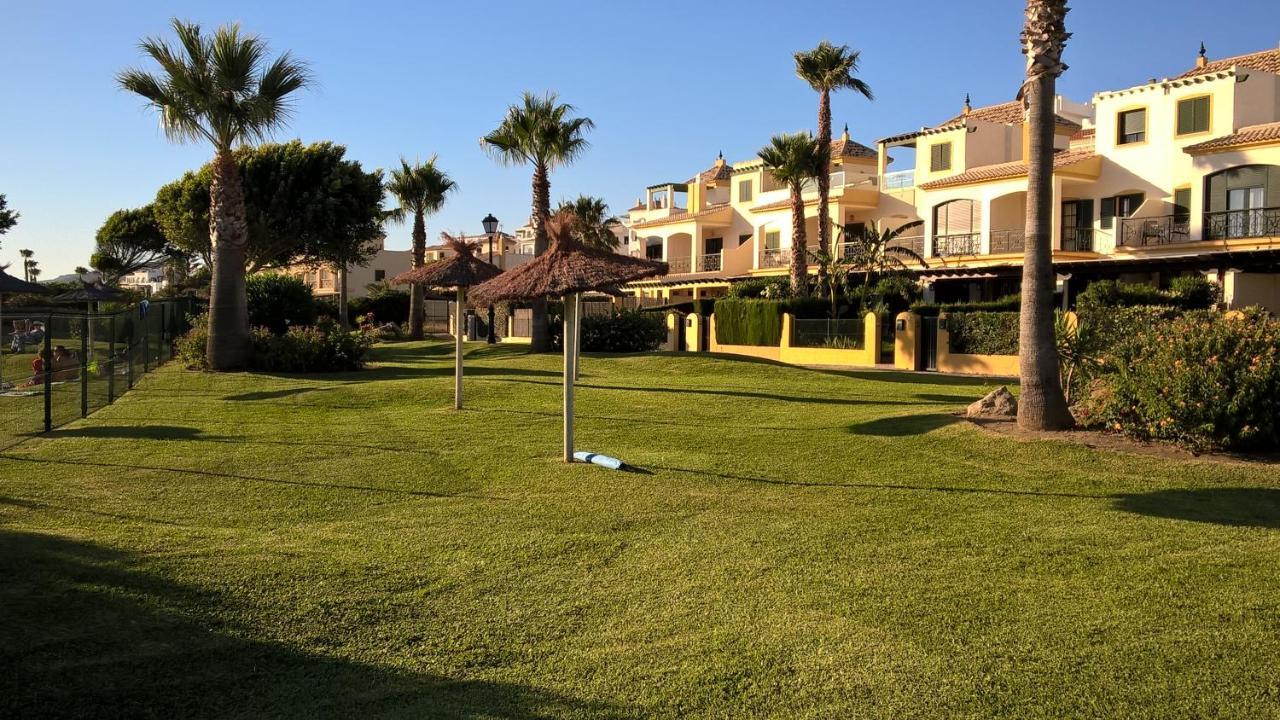 Atlanterra Bajo. Salida Directa. Urbanizacion De Lujo. Piscinas Canchas Padel. Wifi Y A/A Захара-де-лос-Атунес Экстерьер фото
