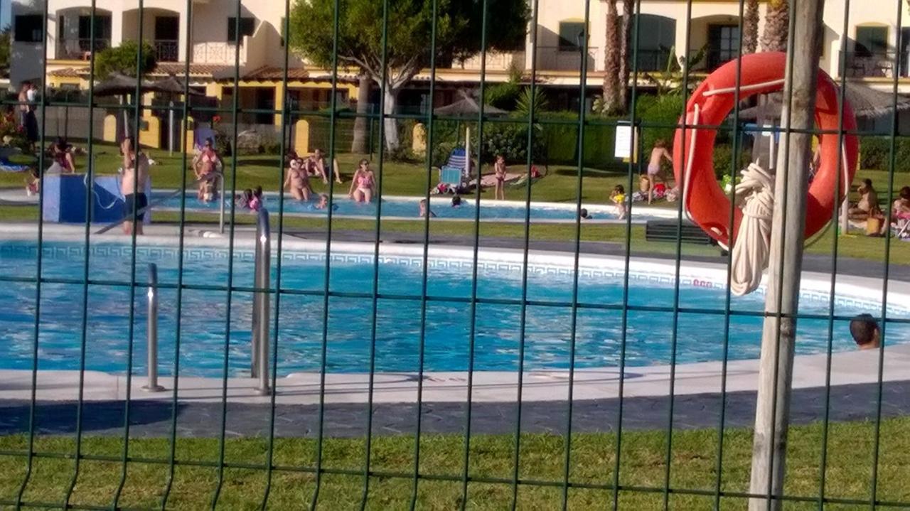 Atlanterra Bajo. Salida Directa. Urbanizacion De Lujo. Piscinas Canchas Padel. Wifi Y A/A Захара-де-лос-Атунес Экстерьер фото